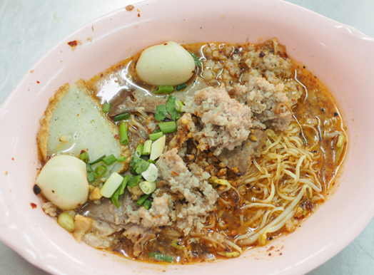 ก๋วยเตี๋ยวหมูรุ่งเรือง 