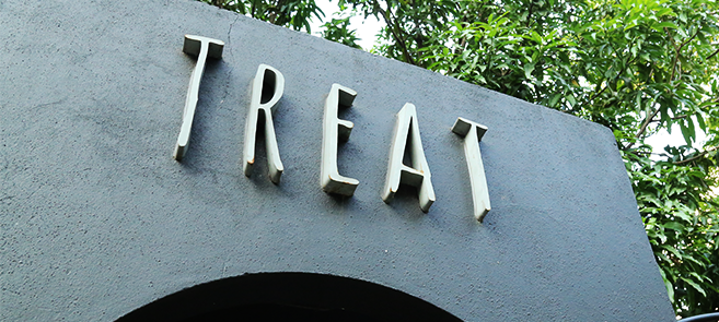 ร้าน ทรีต คาเฟ่แอนด์แฮงค์เอาท์ (TREAT Cafe & Hangout) คาเฟ่แสนเก๋ น่านั่งชิลล์ ดังสุดในโลกโซเชียล ย่านเกษตร - นวมินทร์