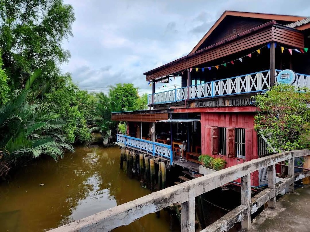18 ร้านอาหารฉะเชิงเทรา รวมร้านอาหารอร่อย ร้านเด็ด และร้านบรรยากาศดีติดริมแม่น้ำ!